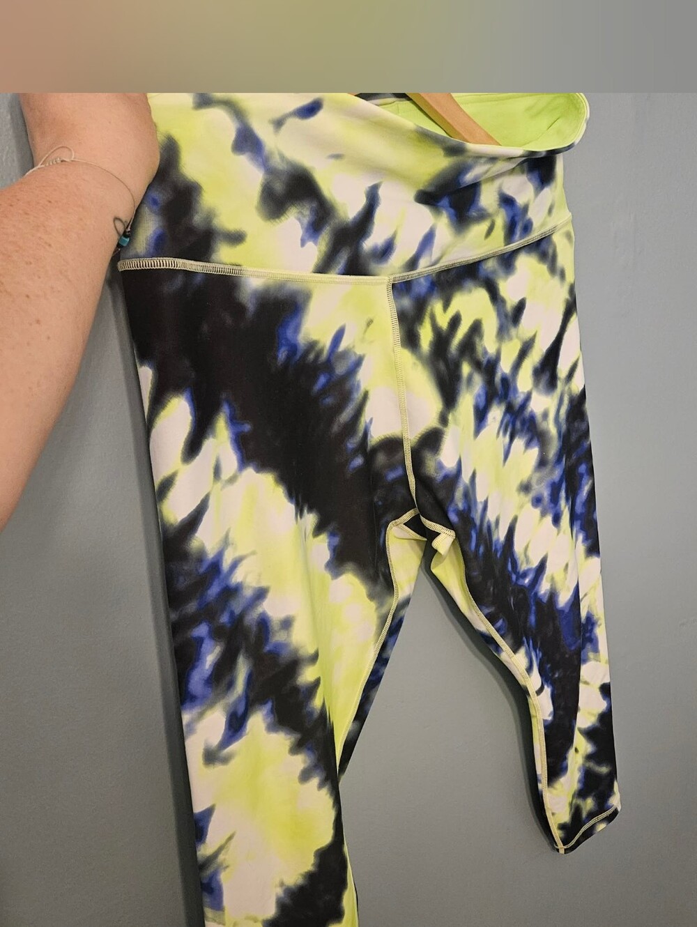Athleta Elation 7/8 Tight, Neon Tye Dye, Size 1X, Good Used Condition.